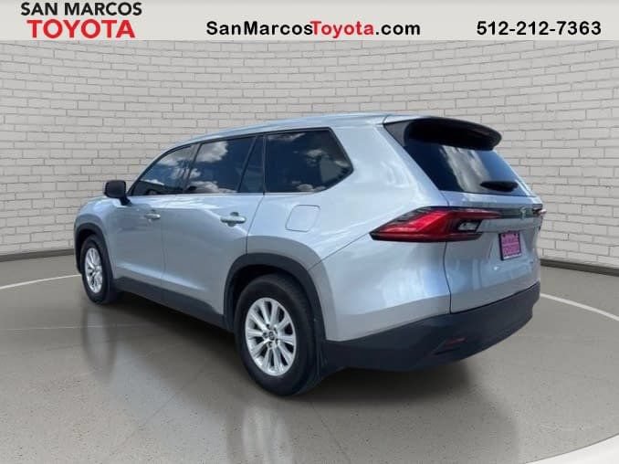Used 2024 Toyota Grand Highlander FWD image 3