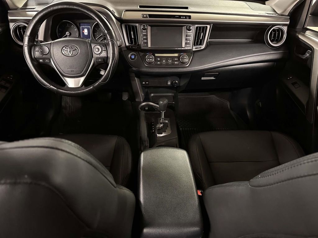 Used 2018 Toyota RAV4 XLE image 19