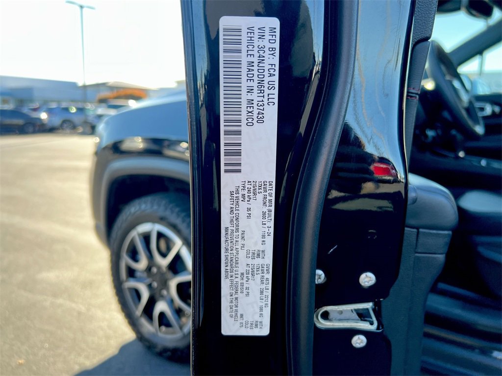 Used 2024 Jeep Compass Trailhawk image 28