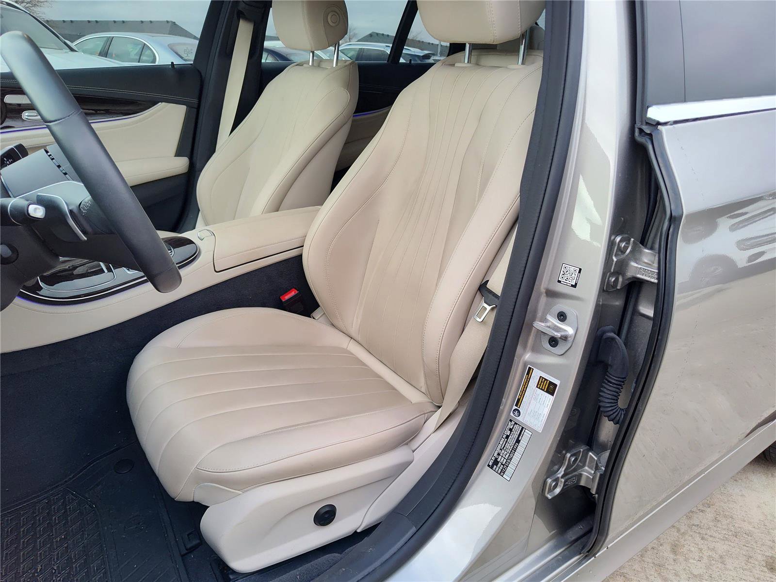 Used 2022 Mercedes-Benz E 450 4MATIC Sedan image 15