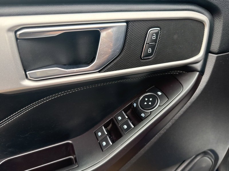 Used 2020 Ford Explorer XLT w/ Equipment Group 202A image 28