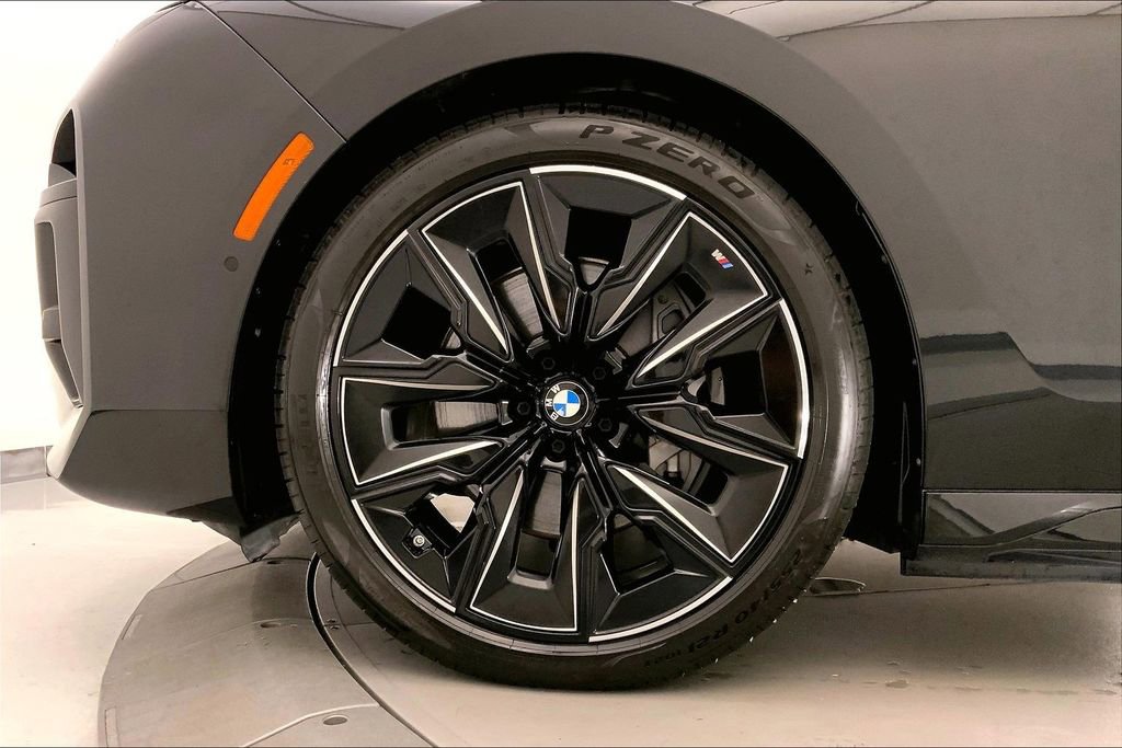 Certified 2023 BMW i7 xDrive60 AWD/4WD image 8