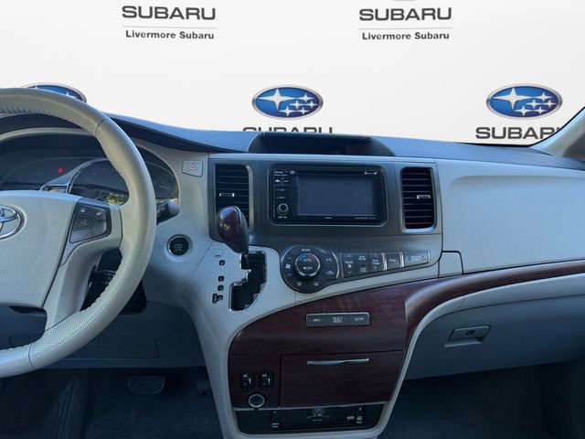 Used 2013 Toyota Sienna XLE w/ Entertainment Pkg image 12