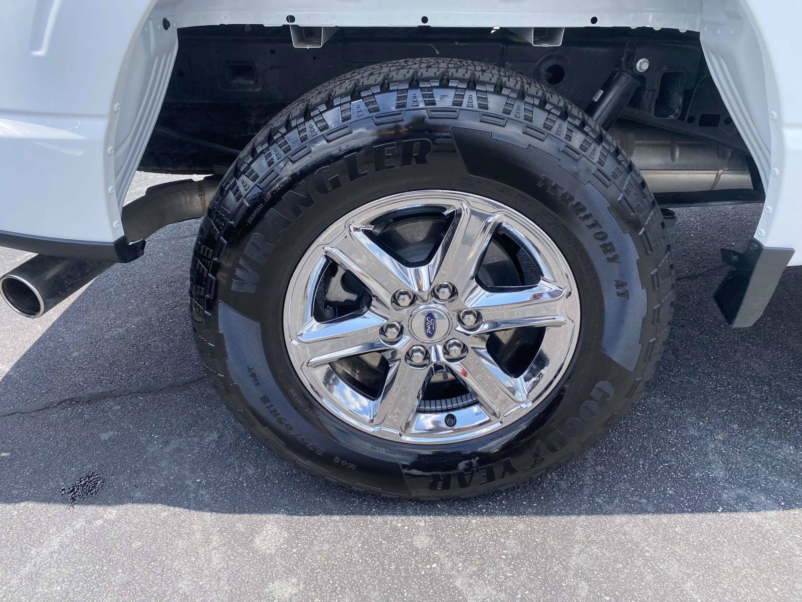 Used 2025 Ford F150 XLT w/ Equipment Group 301A Standard AWD/4WD image 9