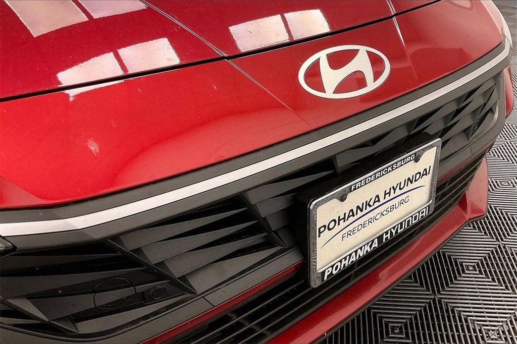 Certified 2025 Hyundai Elantra Sport image 24