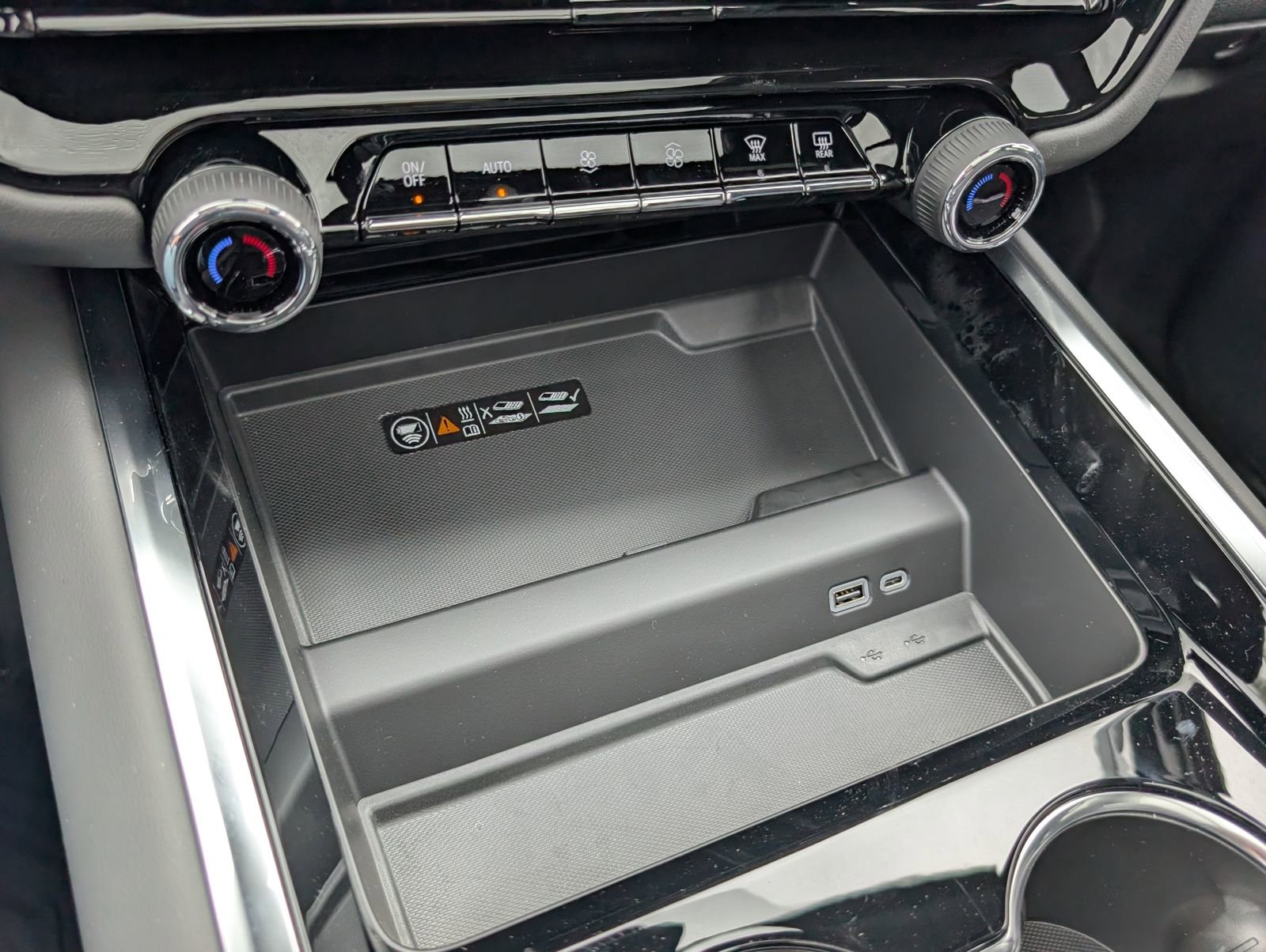 New 2026 Chevrolet Tahoe RST w/ RST Capability Package AWD/4WD image 23