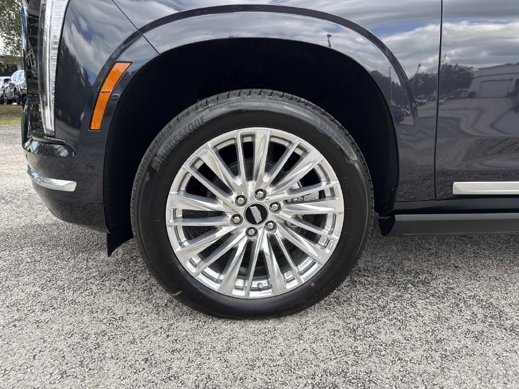 New 2026 Cadillac Escalade ESV Luxury w/ Touring Package AWD/4WD image 10