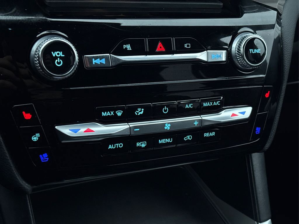 Used 2022 Ford Explorer Limited w/ Equipment Group 301A image 33