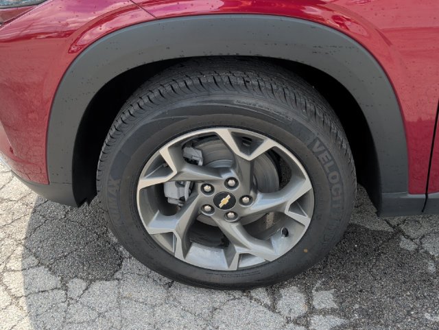 Used 2025 Chevrolet Trax LT FWD image 40