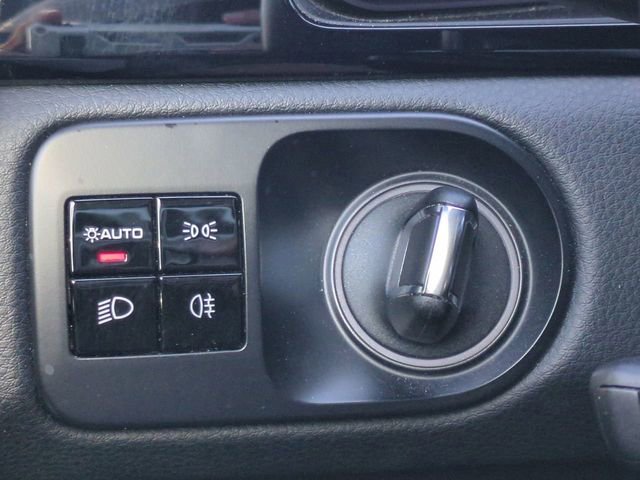 Used 2020 Porsche Cayenne image 34