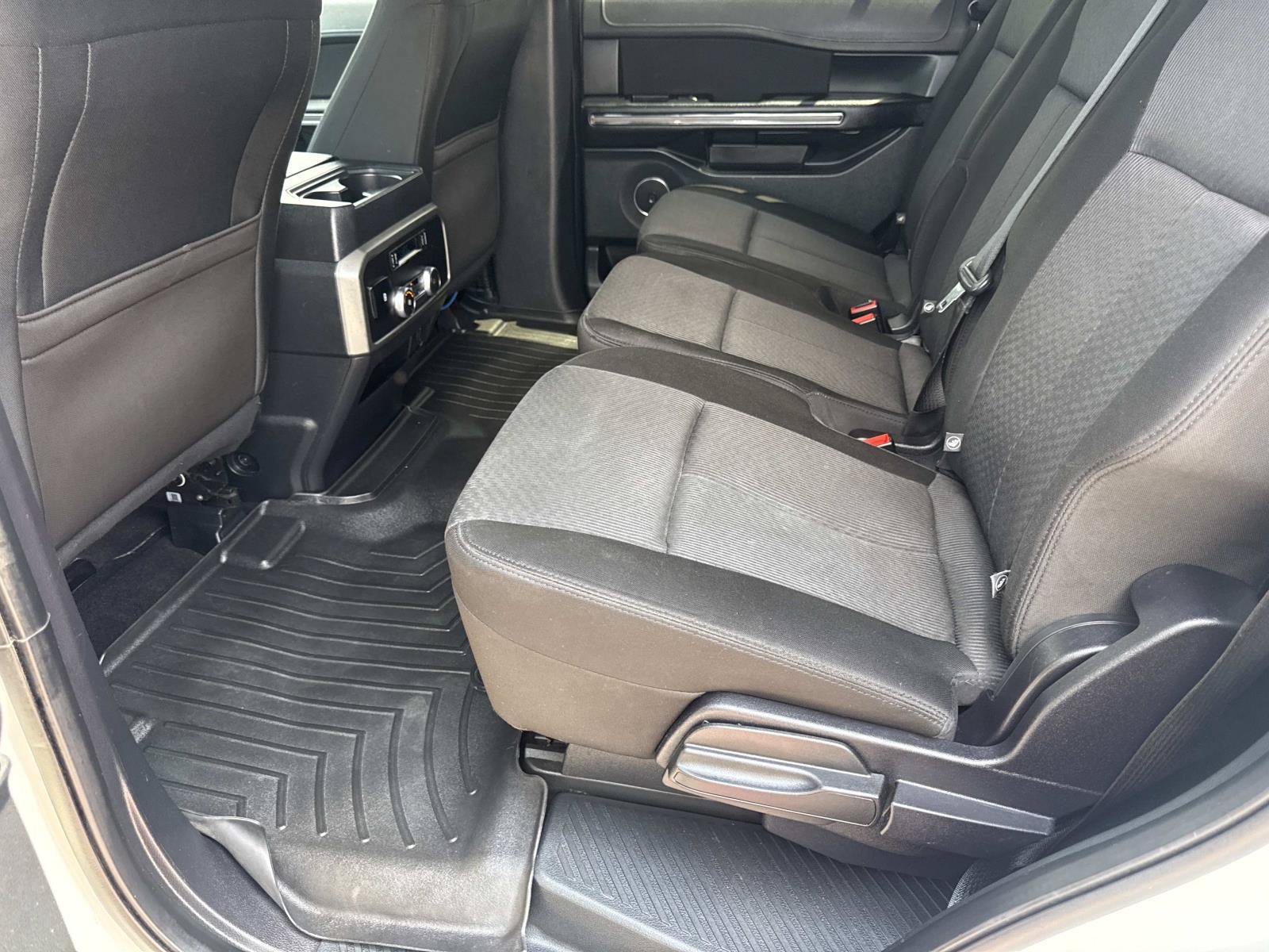 Used 2020 Ford Expedition XLT AWD/4WD image 18
