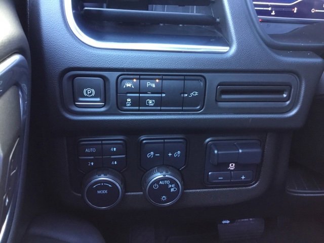 Used 2022 Chevrolet Suburban RST image 10