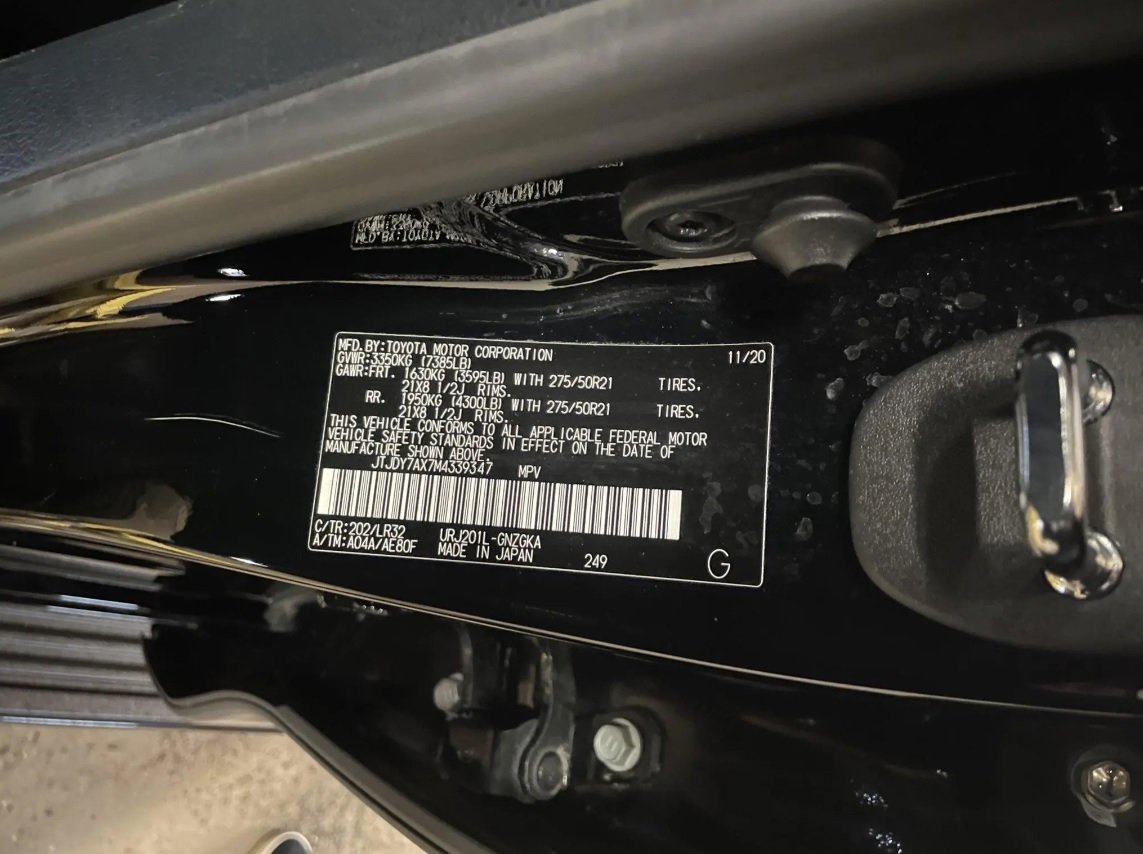 Used 2021 Lexus LX 570 4WD w/ Luxury Package image 56