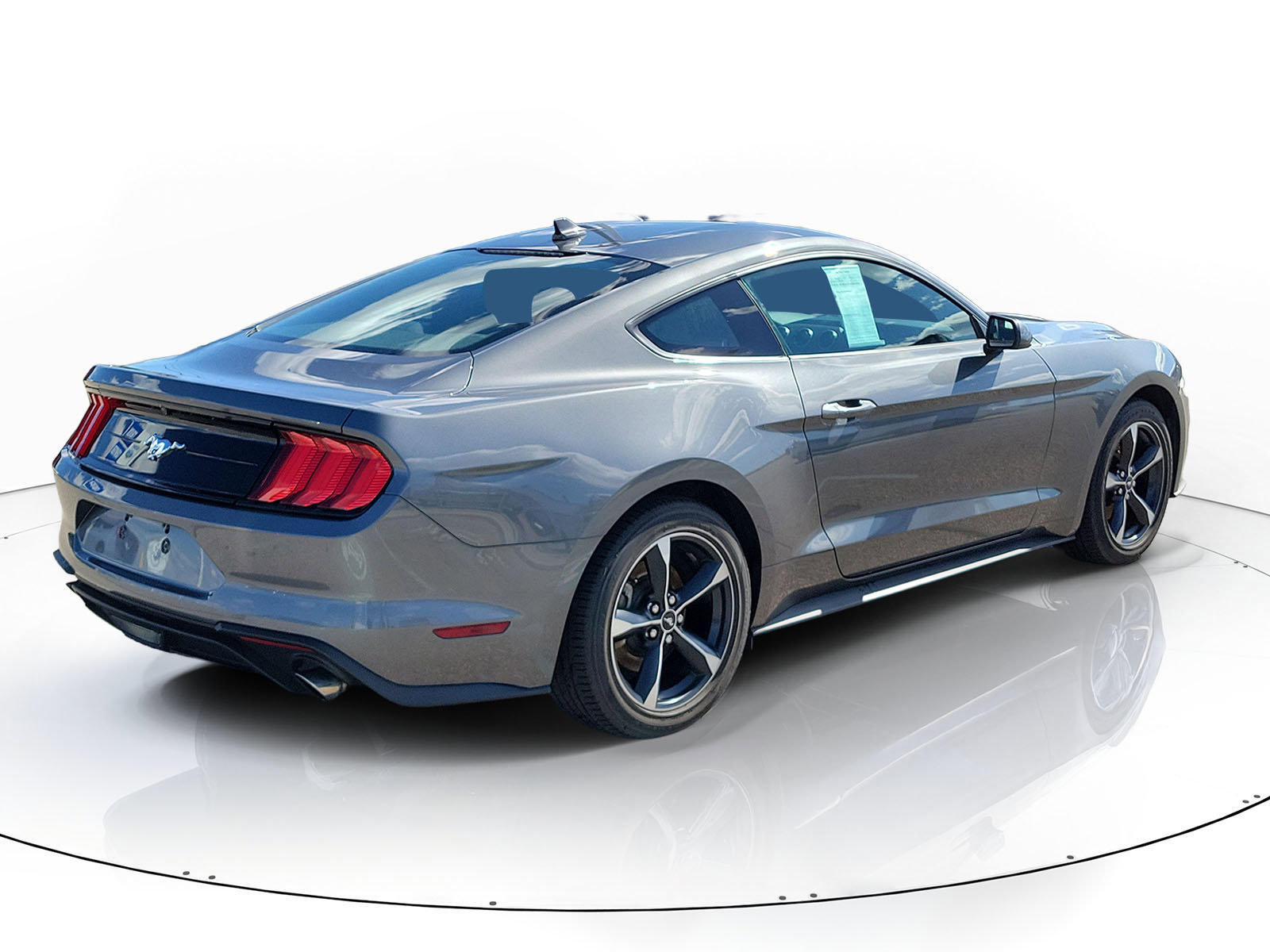 Used 2022 Ford Mustang EcoBoost image 4