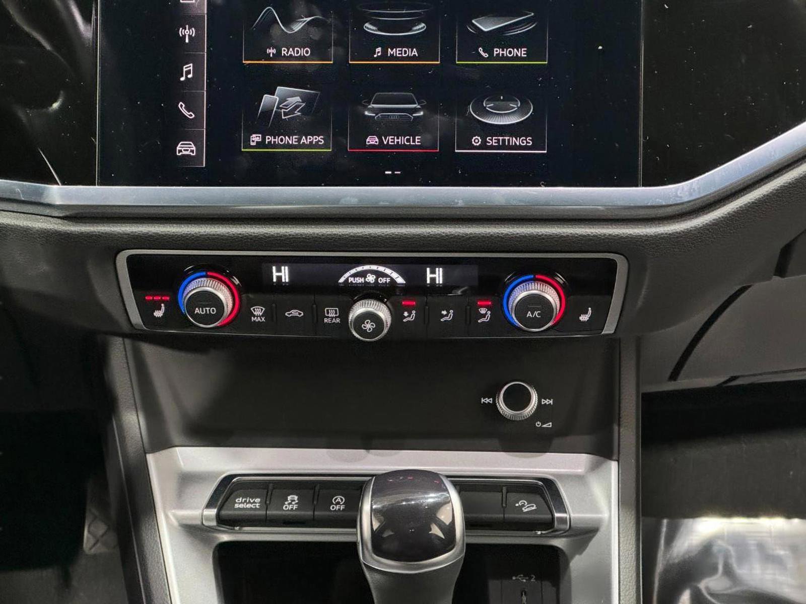 Certified 2022 Audi Q3 2.0T Premium w/ Convenience Package image 16