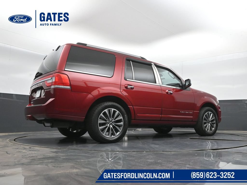 Used 2017 Lincoln Navigator Select AWD/4WD image 42