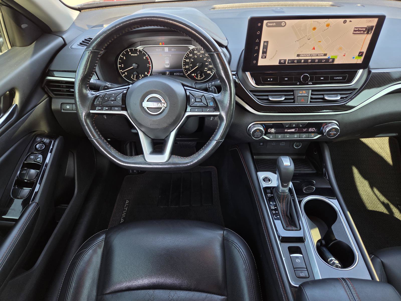 Used 2024 Nissan Altima 2.0 SR FWD image 11