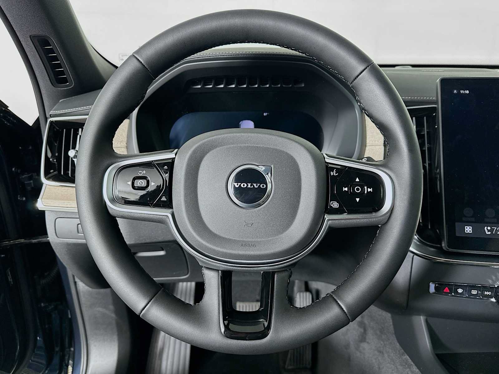 New 2026 Volvo XC90 B6 Plus w/ Protection Package Premier AWD/4WD image 11