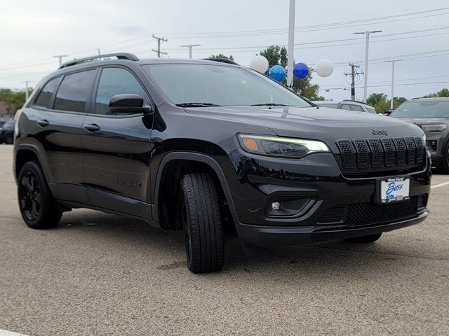 Used 2019 Jeep Cherokee Latitude Plus AWD/4WD image 3