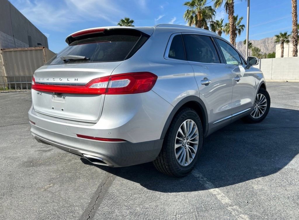 Used 2018 Lincoln MKX Select w/ Select Plus Package FWD image 3