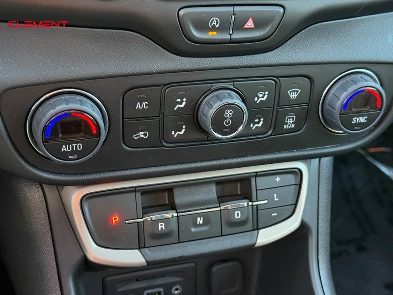 Used 2023 GMC Terrain Denali w/ Denali Premium Package AWD/4WD image 29
