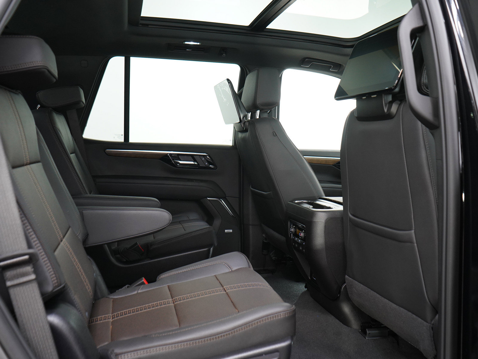Used 2026 Chevrolet Tahoe High Country AWD/4WD image 15