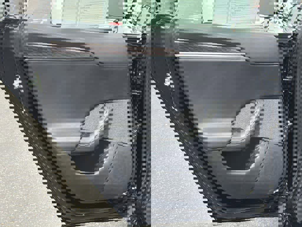 Used 2023 Tesla Model S image 28