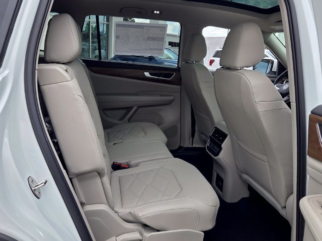 New 2026 Volkswagen Atlas SE FWD image 17
