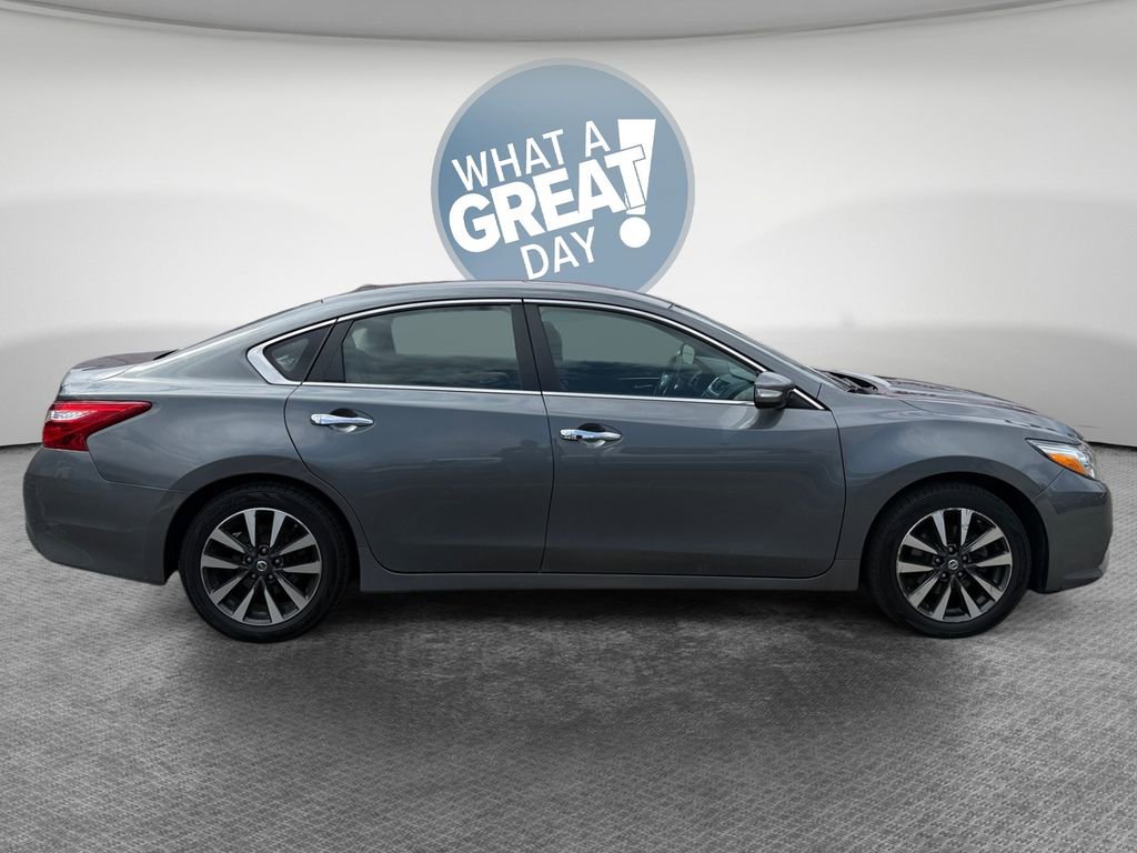 Used 2017 Nissan Altima 2.5 SL image 2