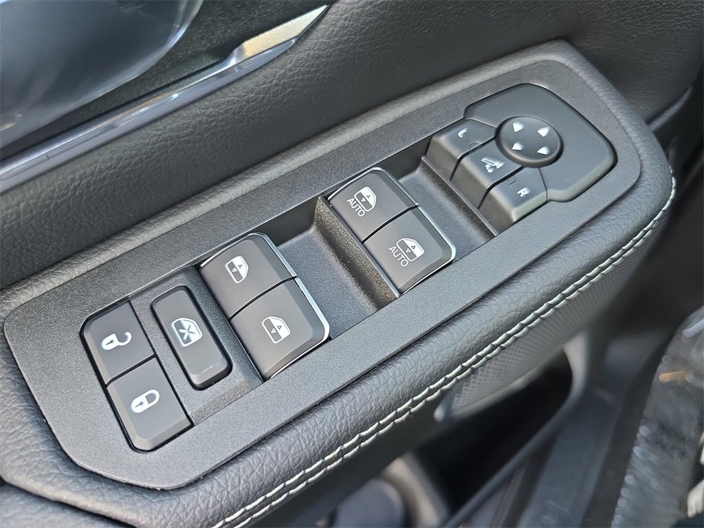 New 2026 RAM 1500 Laramie w/ Off Road Group image 28