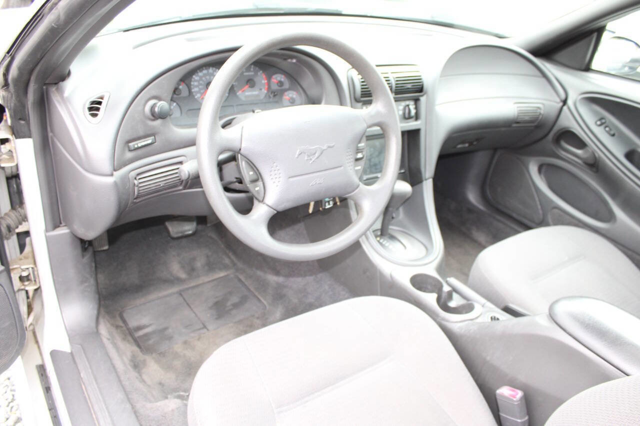 Used 2000 Ford Mustang Coupe RWD image 13