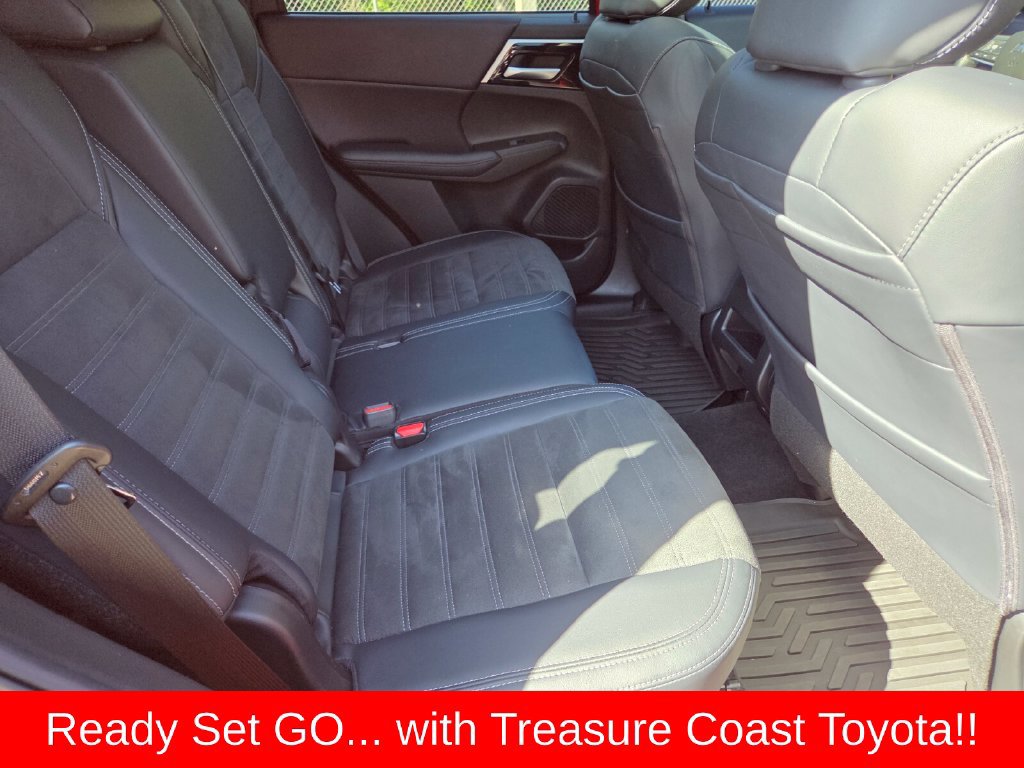 Used 2024 Mitsubishi Outlander SE FWD image 18