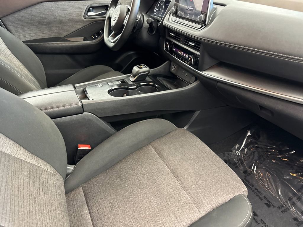 Used 2023 Nissan Rogue SV image 15