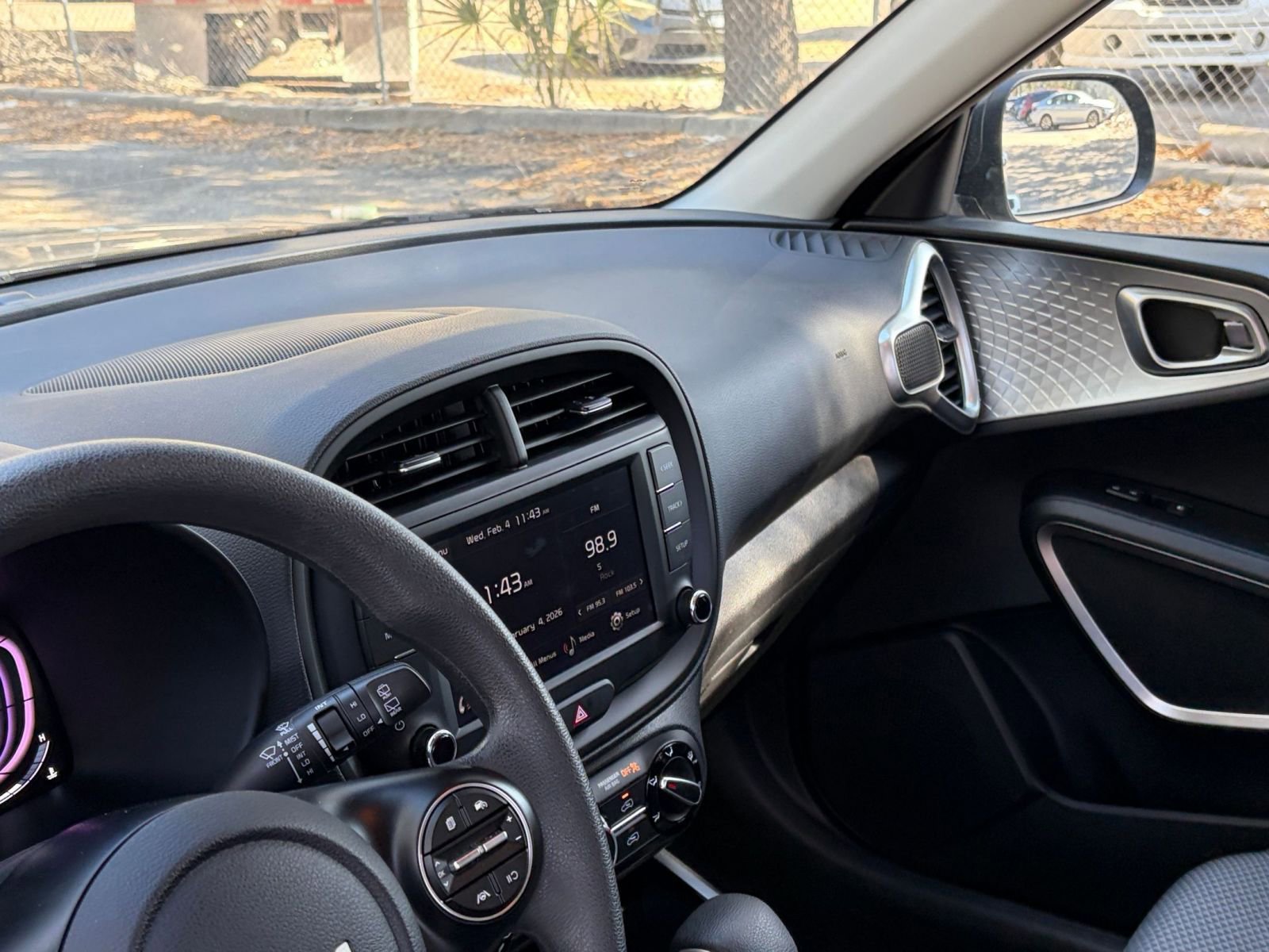 Used 2025 Kia Soul LX w/ LX Technology Package image 30