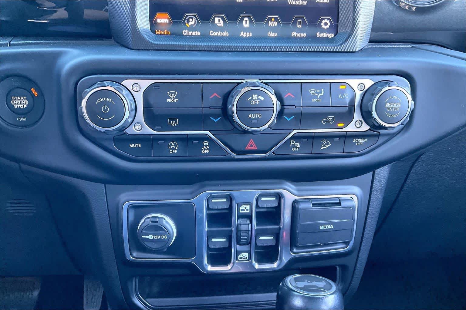 Used 2020 Jeep Wrangler Unlimited Sahara AWD/4WD image 14