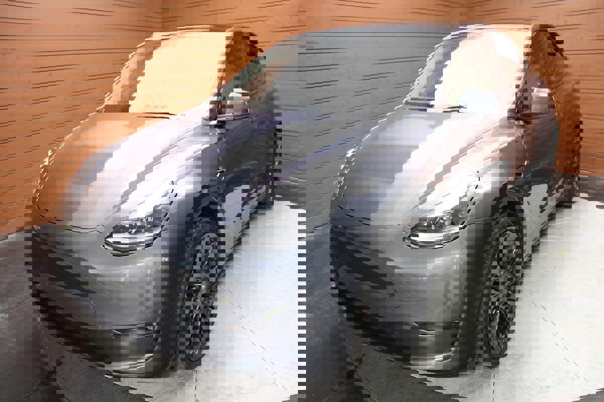 Used 2023 Tesla Model Y Long Range image 45