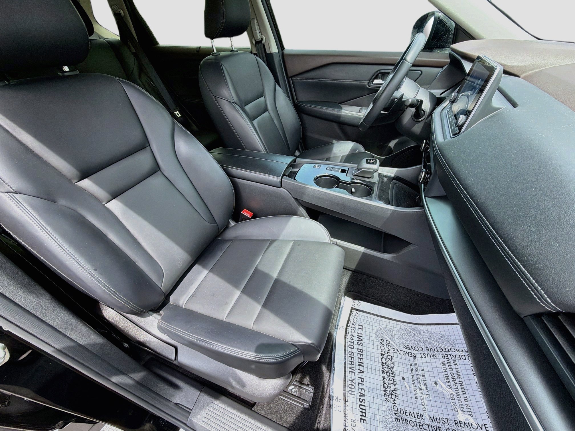 Used 2023 Nissan Rogue SV w/ SV Premium B Package FWD image 15