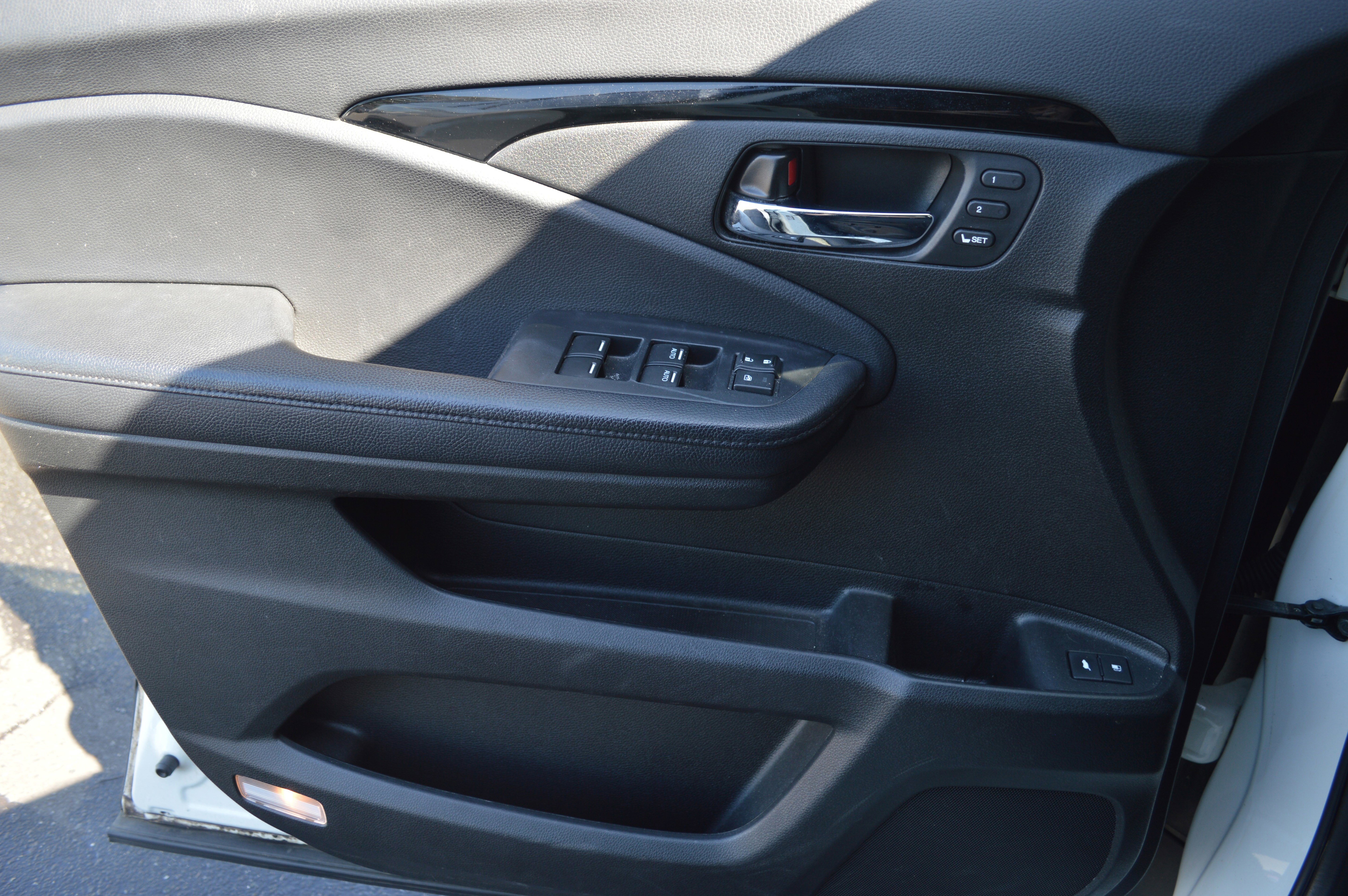 Used 2017 Honda Pilot Touring image 13