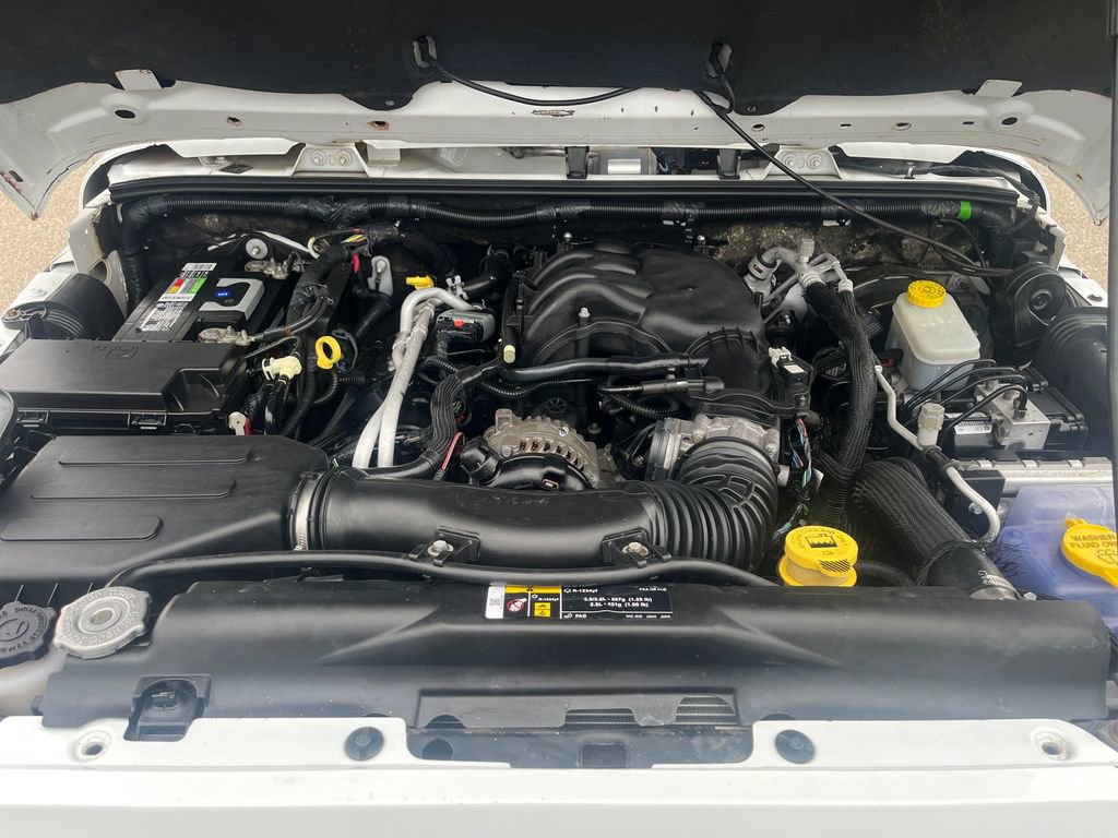 Used 2018 Jeep Wrangler Unlimited Sport w/ Connectivity Group image 21