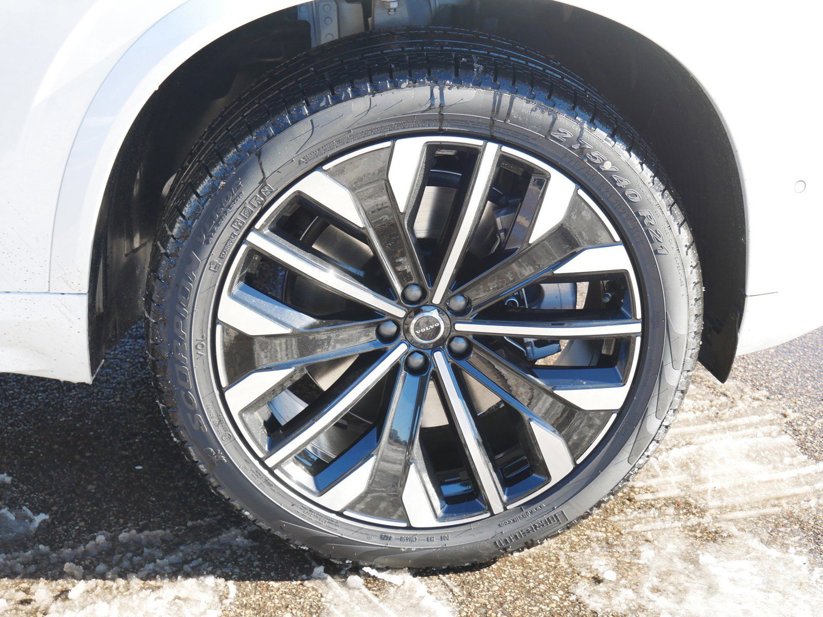 New 2026 Volvo XC90 T8 Plus w/ Protection Package Premier image 4