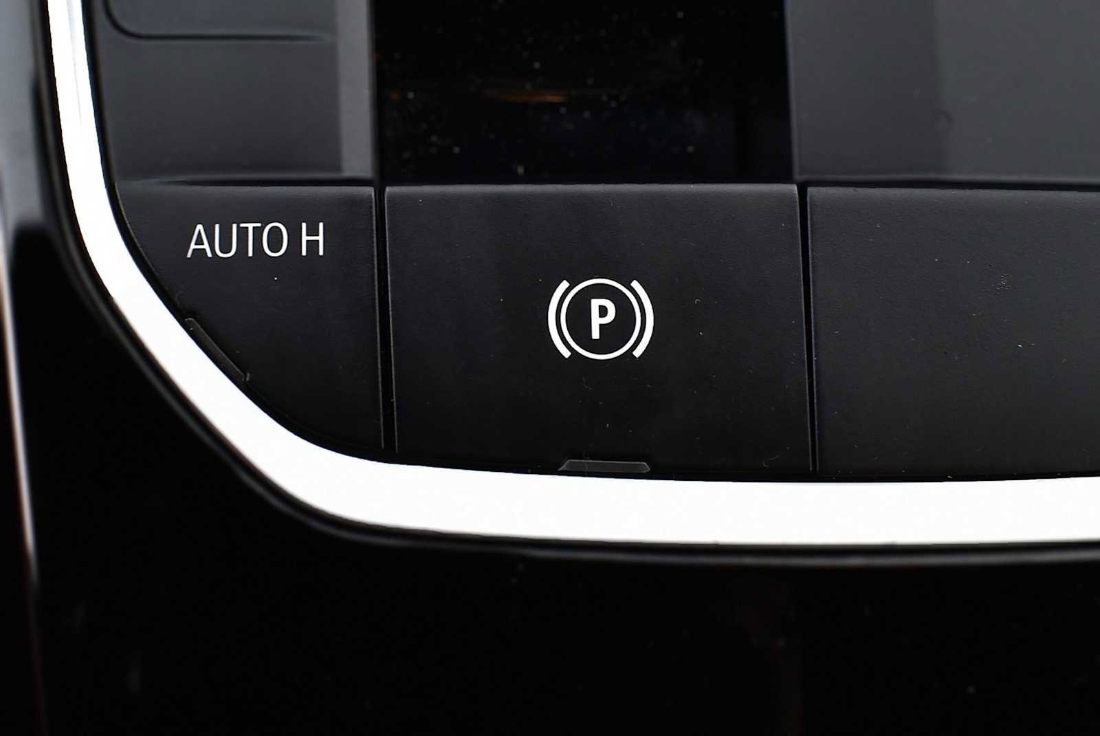 Used 2023 BMW 330e xDrive w/ Premium Package image 25