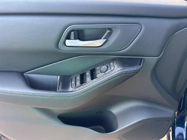 New 2026 Nissan Rogue SV AWD/4WD image 19