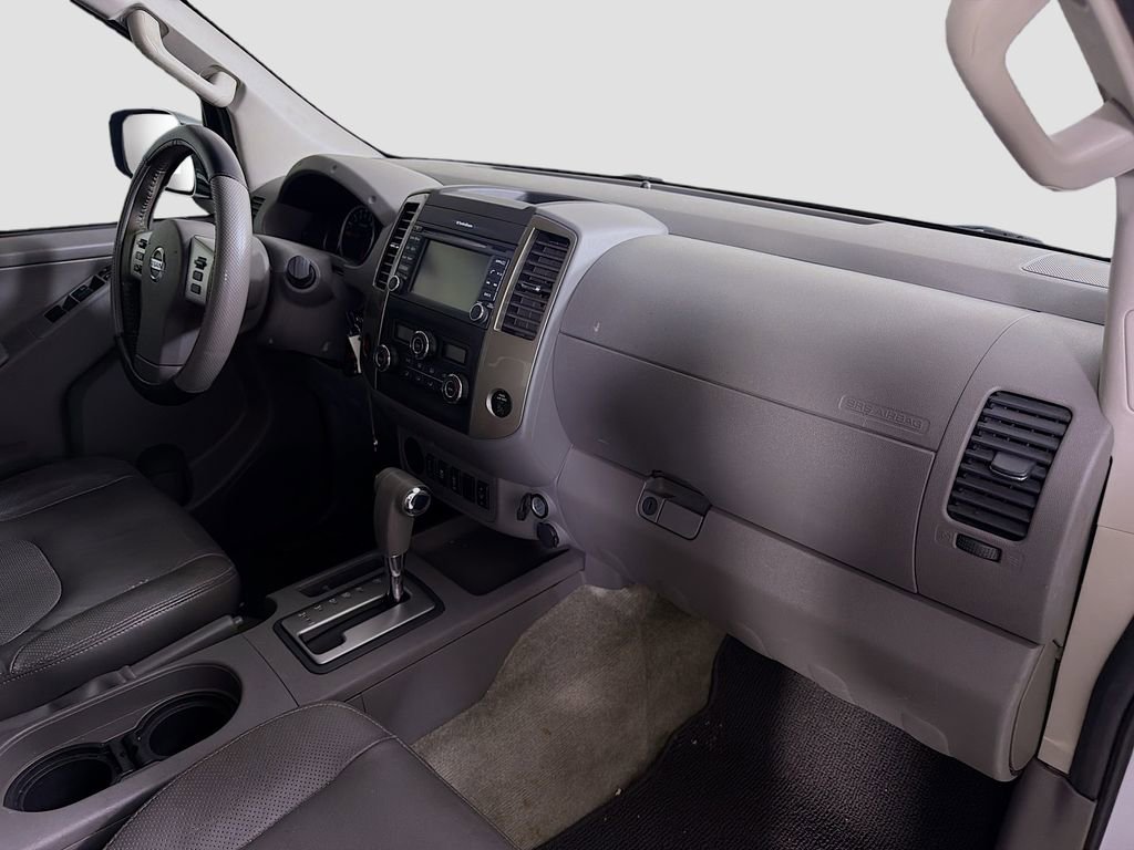 Used 2015 Nissan Frontier SL image 29