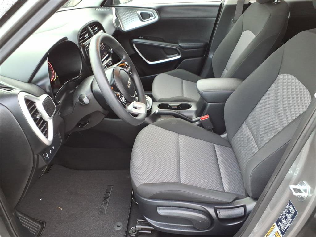 Used 2024 Kia Soul LX w/ Option Group 015 FWD image 12