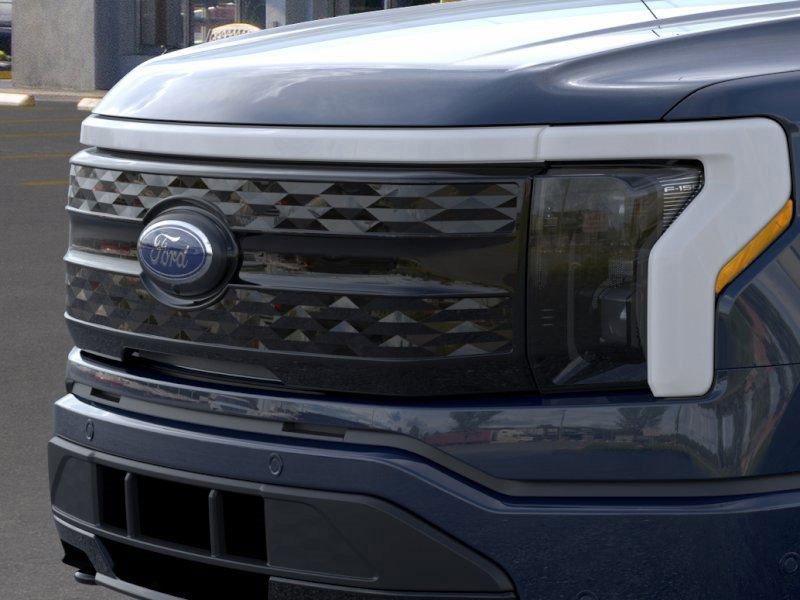 New 2023 Ford F150 Lightning Platinum image 17
