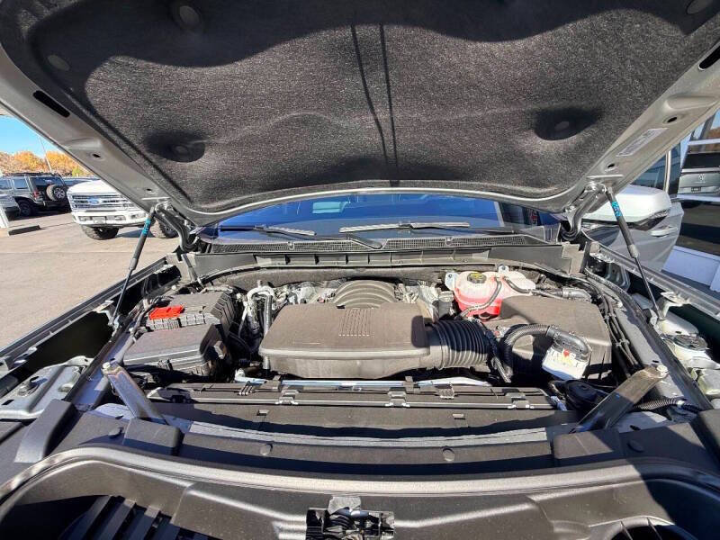 Used 2025 GMC Yukon AT4 Ultimate w/ LPO, Floor Liner Package AWD/4WD image 48