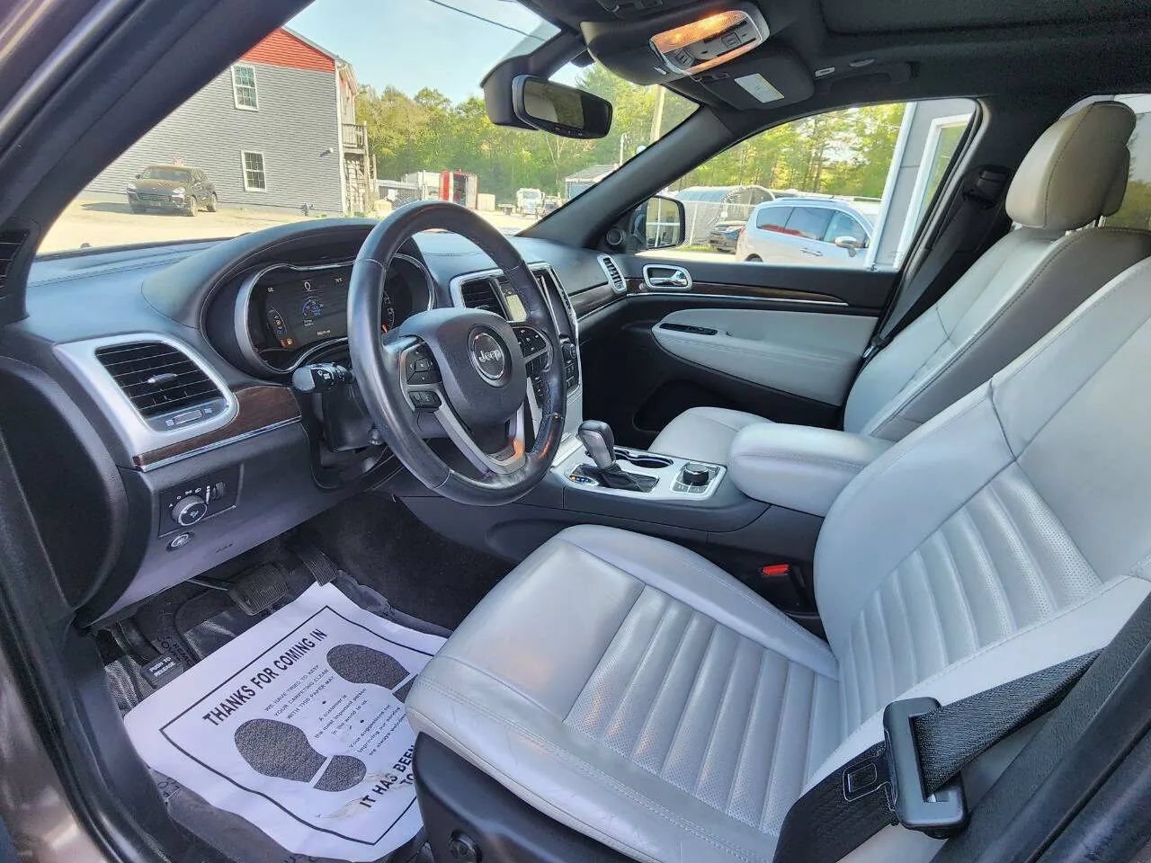 Used 2018 Jeep Grand Cherokee Limited AWD/4WD image 9