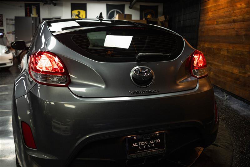 Used 2017 Hyundai Veloster FWD image 6