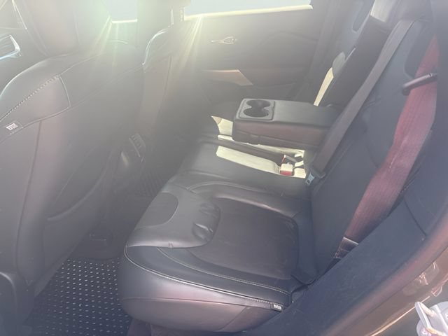 Used 2018 Jeep Cherokee Latitude Plus w/ Comfort/Convenience Group AWD/4WD image 25