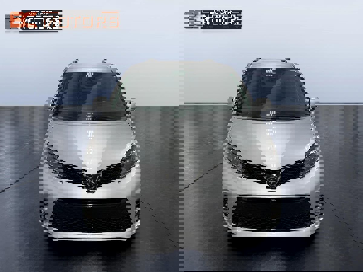 Used 2020 Toyota Sienna SE image 8